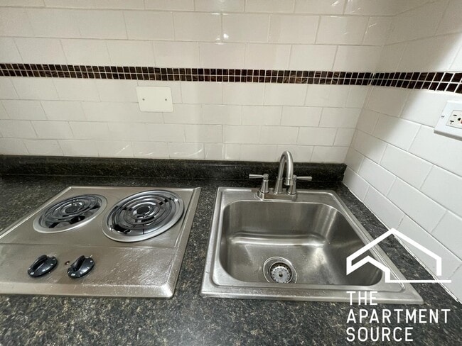 Photo - 2230 N Lockwood Ave Unit G