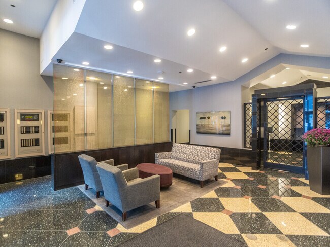 Photo - 111 W Maple St Unidad 3207