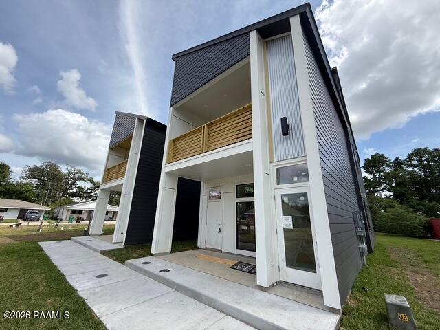 Building Photo - 1120 S Washington St