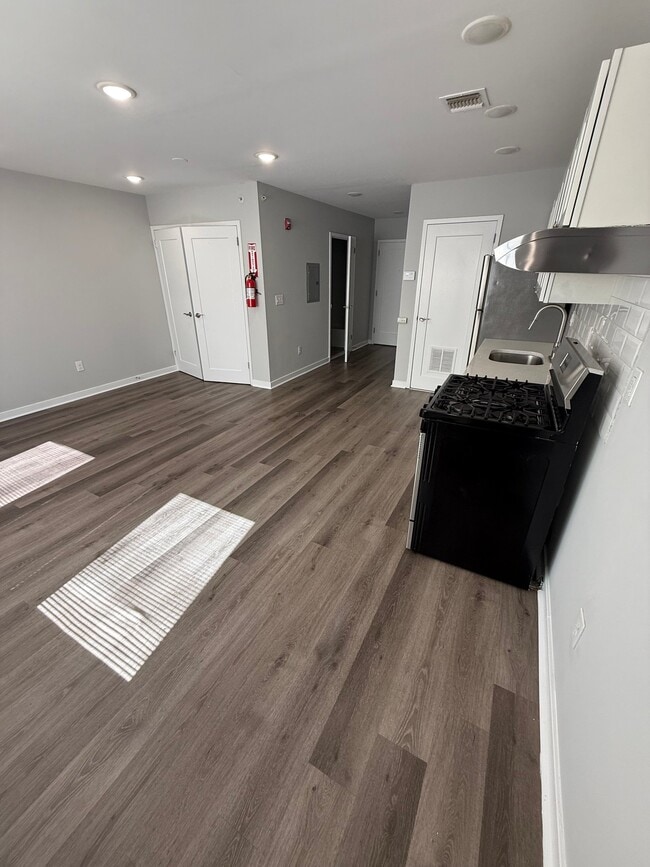 Photo - 188 Lafayette St Unidad 413
