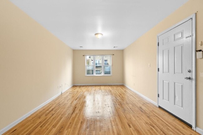 73 Woodlawn Ave