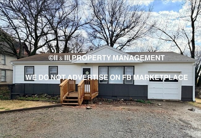 Building Photo - 315 W North Ave