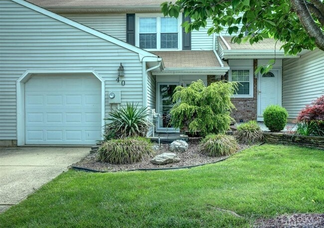 Building Photo - 40 Staghorn Dr