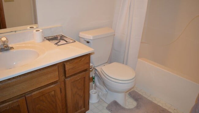 Photo - 5694 Claredon Dr