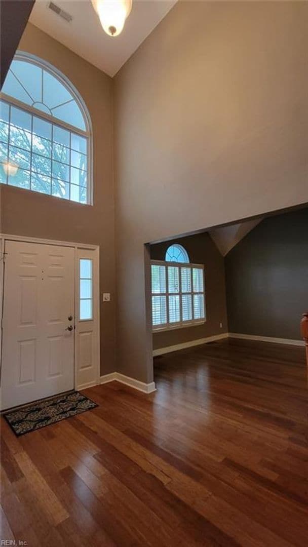 Photo - 4 Bedroom 2.5 Bath House in Suffolk