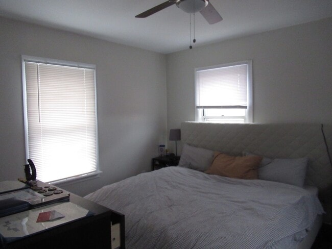 Photo - Beautifully updated and Spacious! 2 Bed House in Madisonville with walk through!!