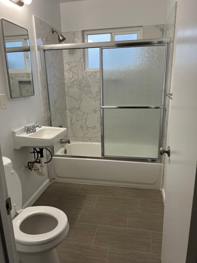 Photo - 1653 Kidder Ave