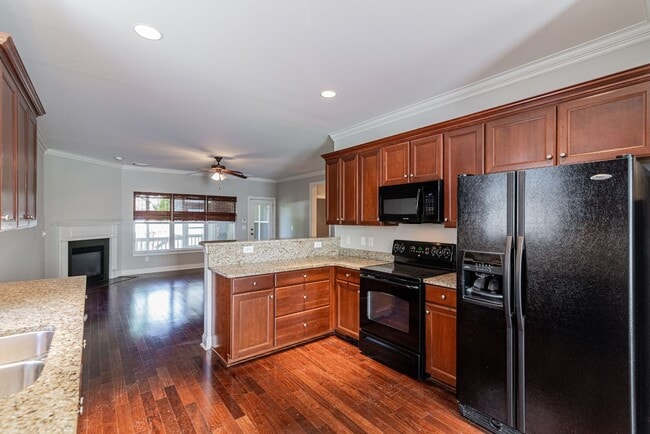 Photo - 5 Bedroom, 3.5 Bath Home w/  2 Car Garage