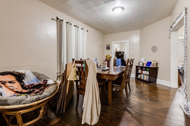 Photo - 406 Kingsboro St Unit Apt 1