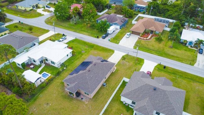 Photo - 1767 SW Bellevue Ave