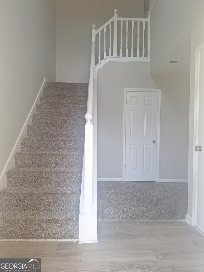 Photo - 5646 One Lake Way