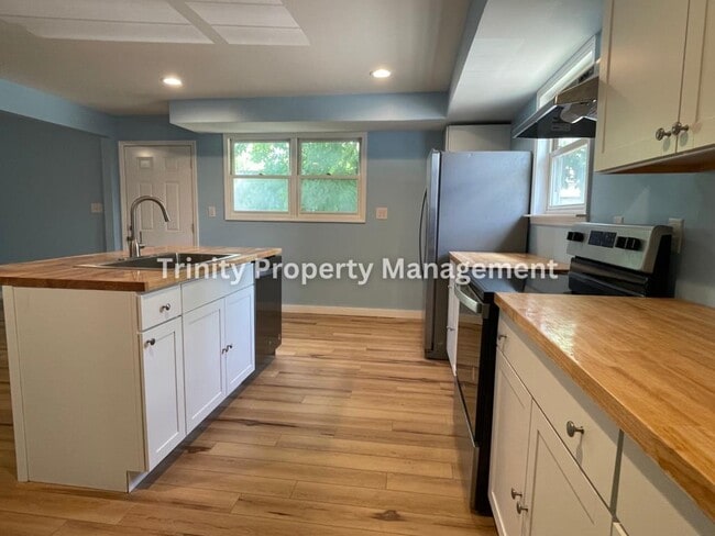 Photo - 87 Linden Ave