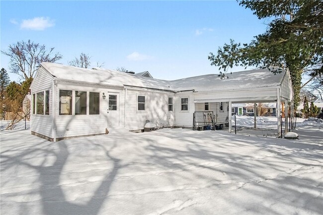 Building Photo - 21 Raleigh Rd