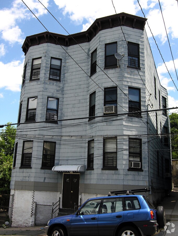 Photo - 126 Beech St Apartments