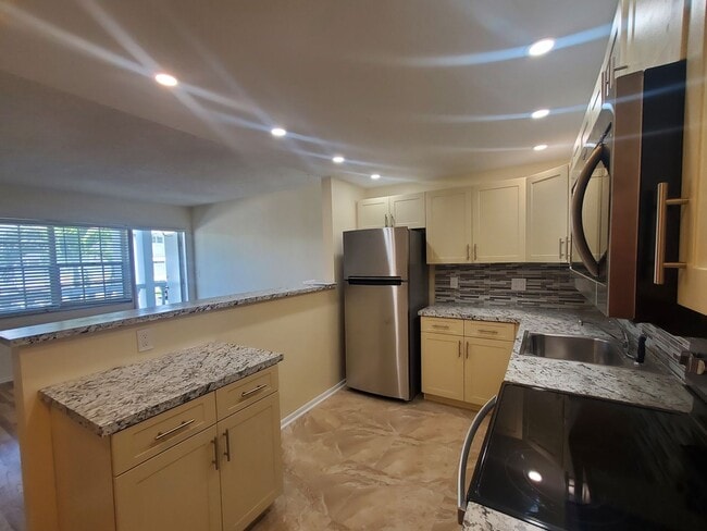 Photo - Maybury Mansions Unit 206