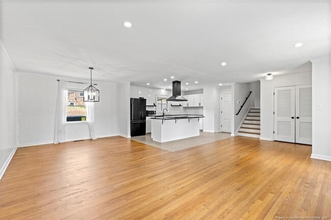 2710 Fordham Dr