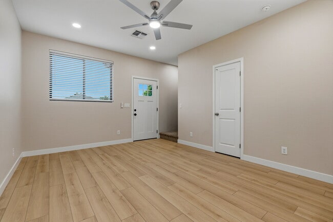 Photo - 1222 E Diamond St Unit 2