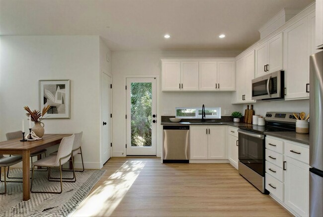 Photo - 618 SE 5th St