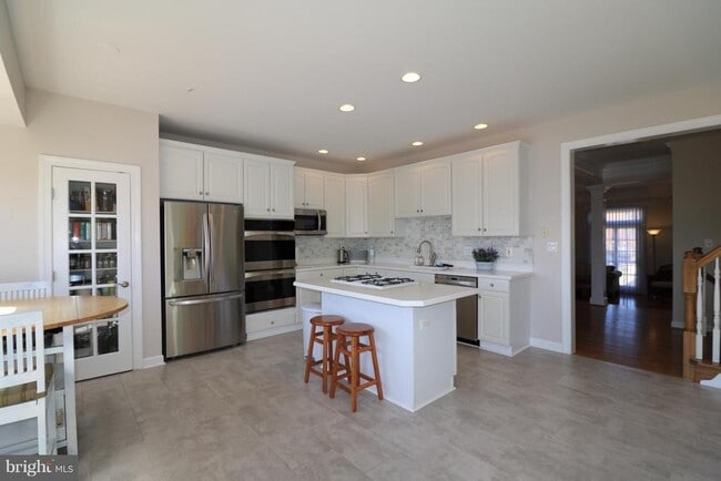 Building Photo - 13539 Flowerfield Dr