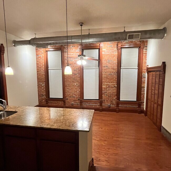 Photo - 306 N Pine St Unidad #2