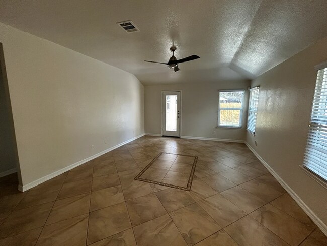 Photo - Move-In Ready 3BR/2BA in Round Rock - Enjo...
