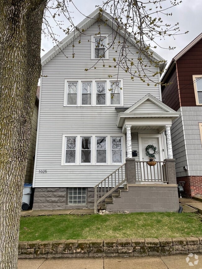 Building Photo - 1025 E Hamilton St Unit Lower Rental