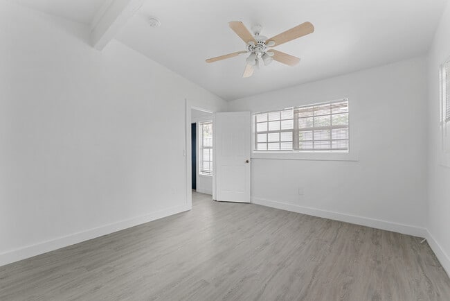 Photo - 1141 NE 23rd Ter