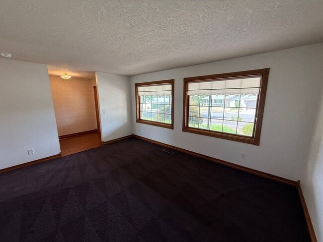 Photo - 460 SE Conifer Pl