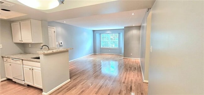 Photo - 2060 Chastain Park Ct NE