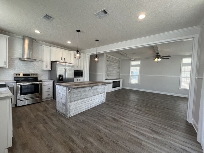 Photo - 533 Zebra Dr