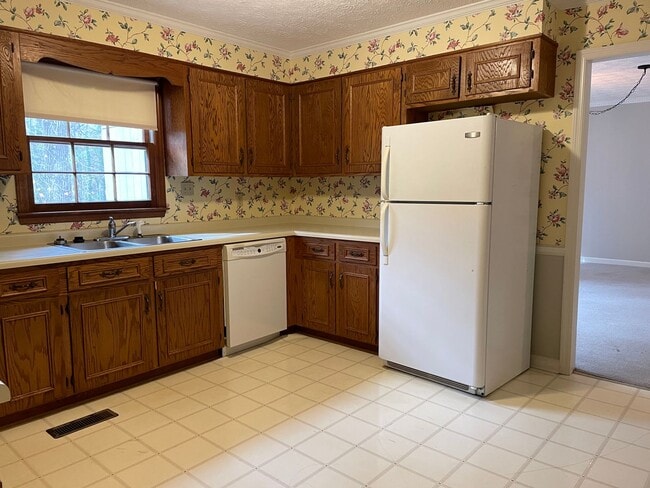 Photo - 1021 Deni Ct