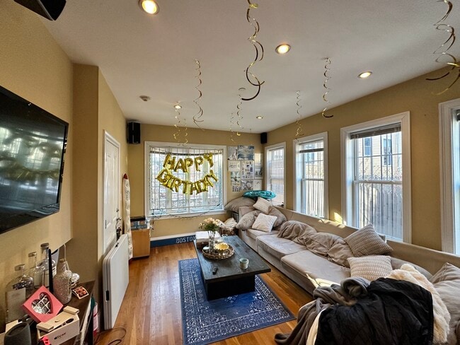 Photo - 148 Hillside St