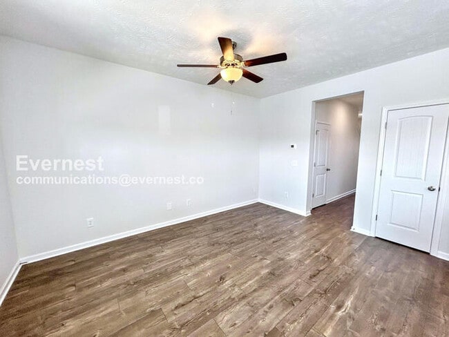 Photo - 328 Raines Ct