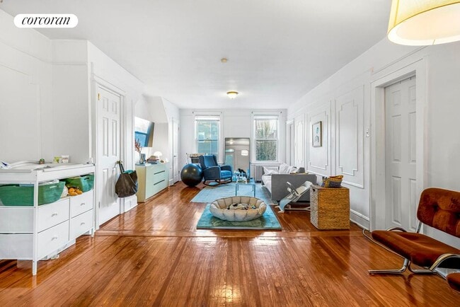 Photo - 276 Ainslie St