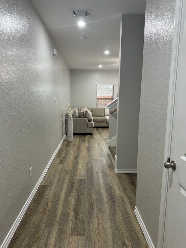 Building Photo - 860 Moonwake Dr Rental