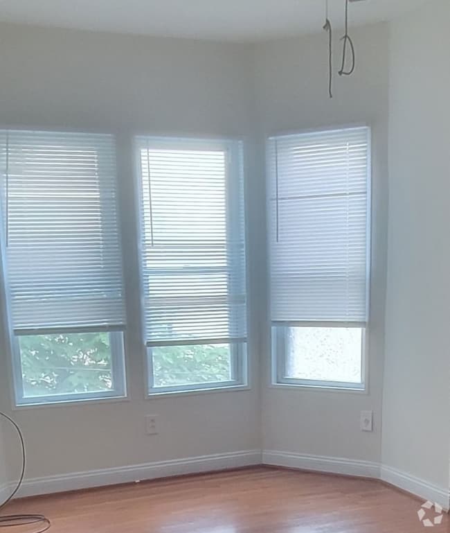 Building Photo - 4105 W Girard Ave Rental