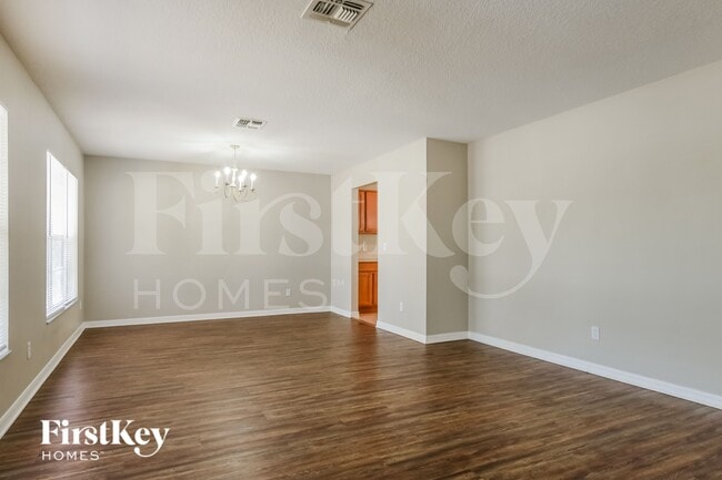 Photo - 642 Skyridge Rd