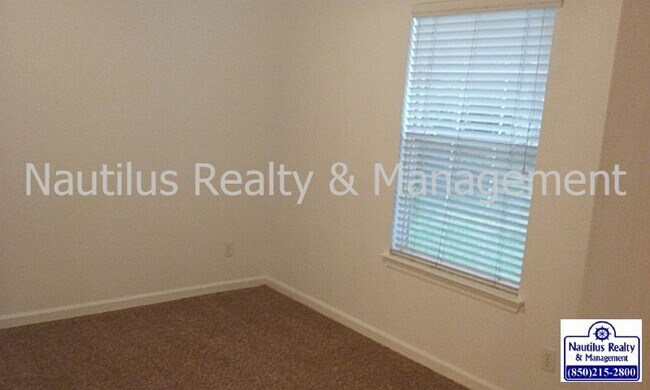 Photo - 911 Ruby Pl