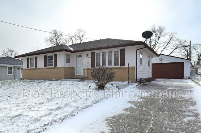 Building Photo - 3300 Bel Aire Rd