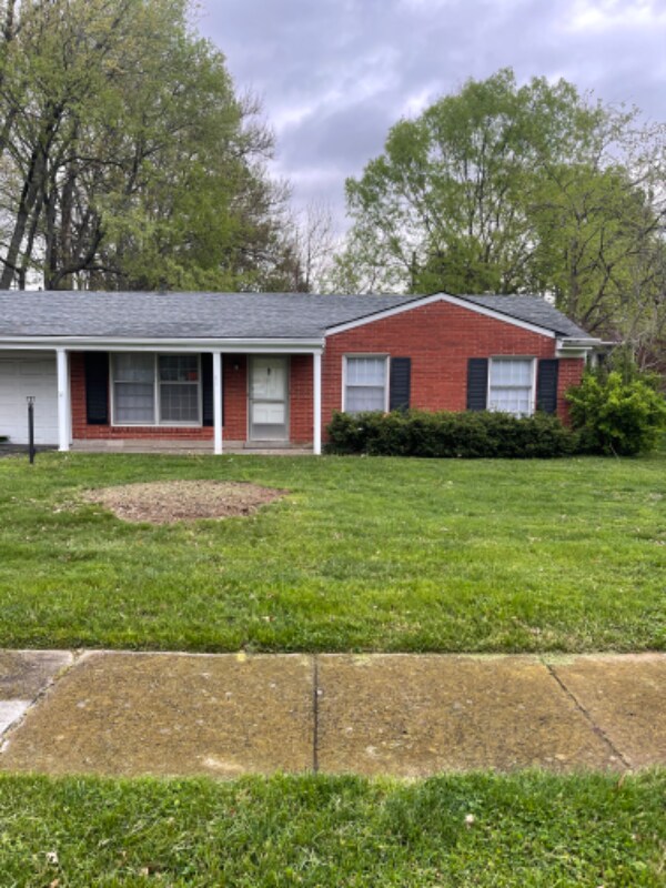 Photo - 9200 Aylesbury Dr House