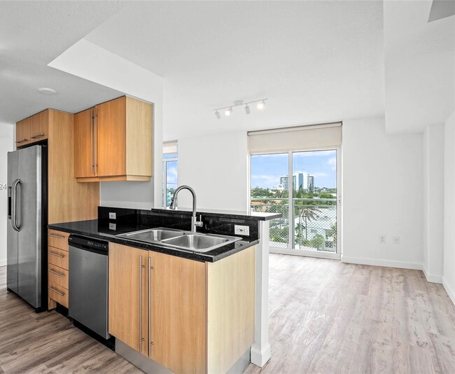 Photo - 7600 Collins Ave Condominio Unidad 701