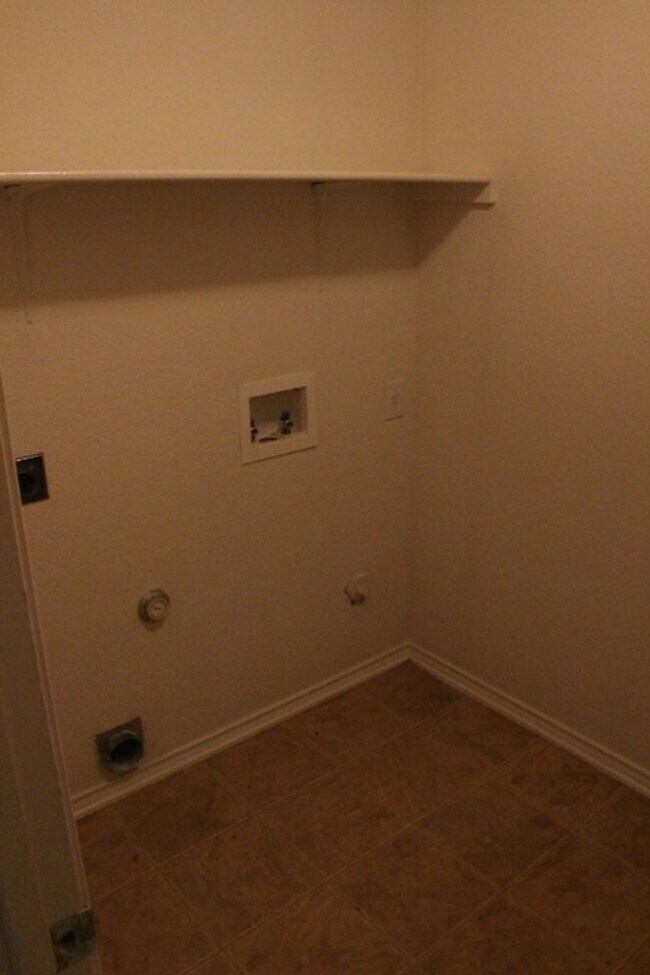 3/2.5 in Del Valle Rental For Rent in Del Valle, TX