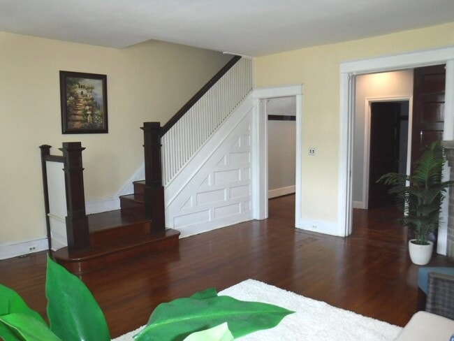 Photo - 1337 Quincy St NW