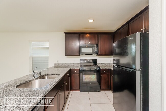 Photo - 6077 Determine Ln