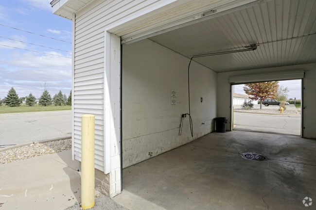 Car Wash - Brookridge Heights Apartments