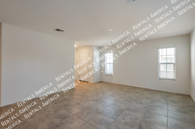 Photo - 1071 E Descent St