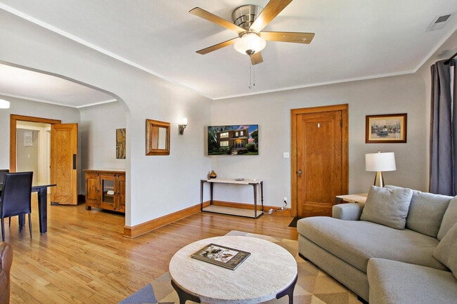 Photo - 915 W Pacific Ave Unidad ID1265537P