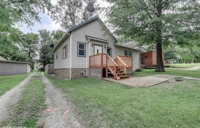 Photo - 747 Chestnut St