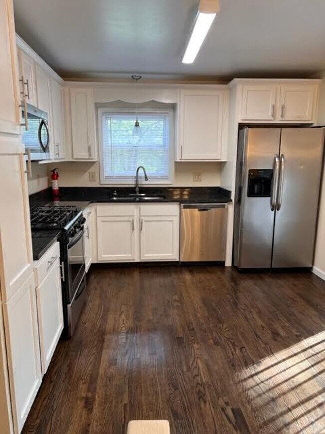 Photo - 7956 Cherry Hill Dr NE