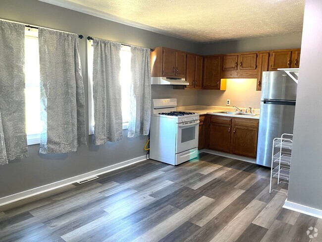 Building Photo - 110 1/2 Lee Street Unit 110 1/2 Lee Street Apt B